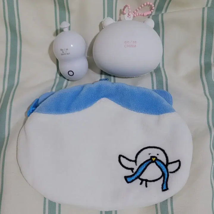 [BUNJANG] Chiikawa Okao Squeeze &amp; Pouch Bundle Set / 치이카와 오카오 스퀴즈+파우치 일괄