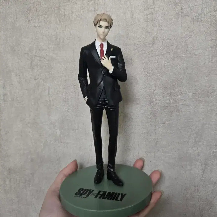 [SOLD OUT] 프리미엄 반포레스트 로이드포저 피규어
