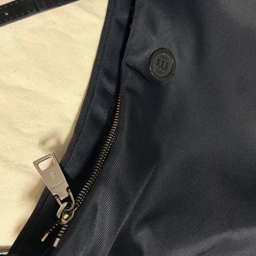 [SOLD OUT] 수수료포함 미닛뮤트 클로 소프트백 블랙 클로백