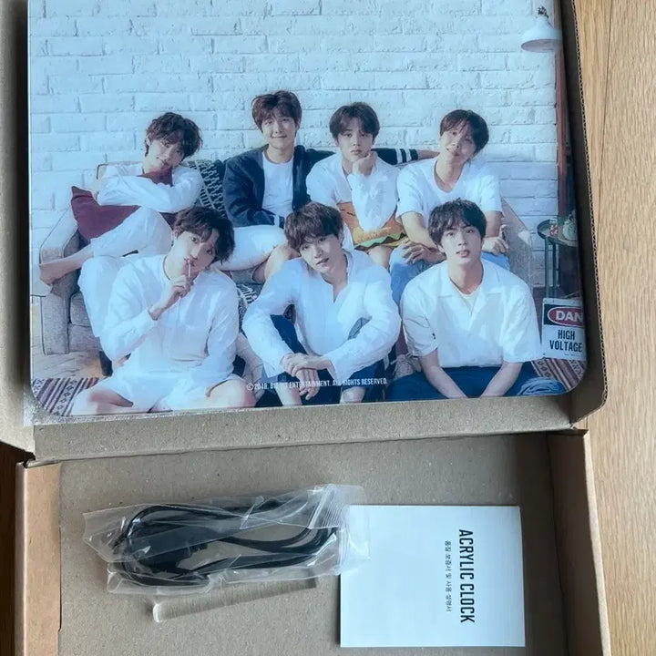 [BUNJANG] BTS O,NEUL Exhibition Acrylic Clock / BTS 오,늘 전시회 아크릴 시계