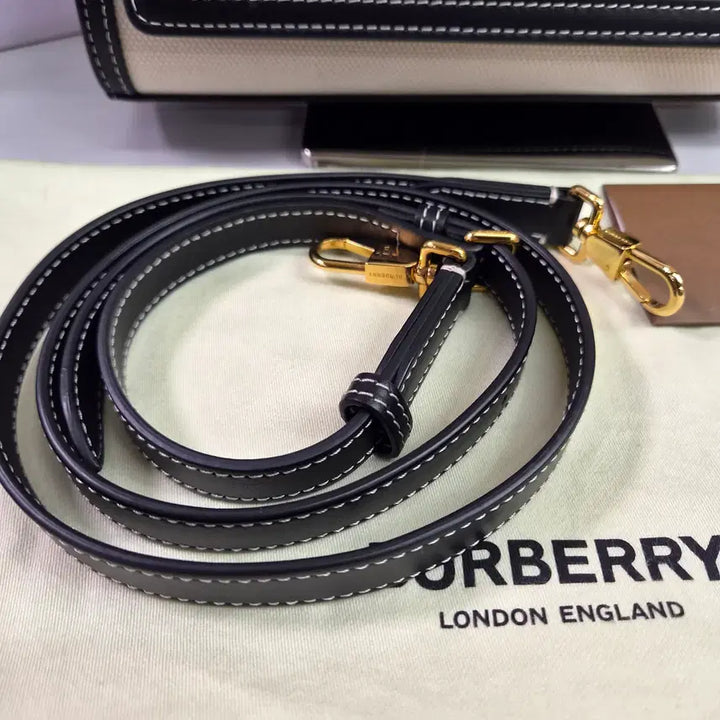[BUNJANG] Burberry Graphic Canvas Pocket Bag / [새상품]버버리 그래픽 캔버스 포켓백