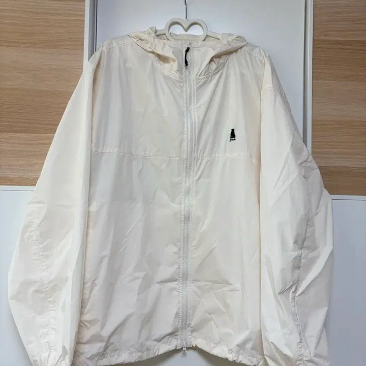 [SOLD OUT] 예일 패커블 윈드브레이커 크림아이보리 L