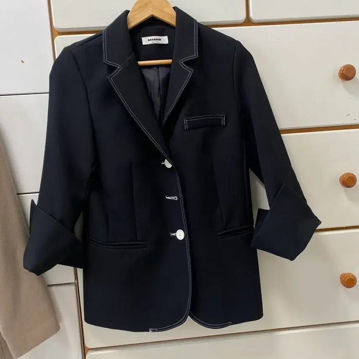 [SOLD OUT] 스티치 배색 자켓