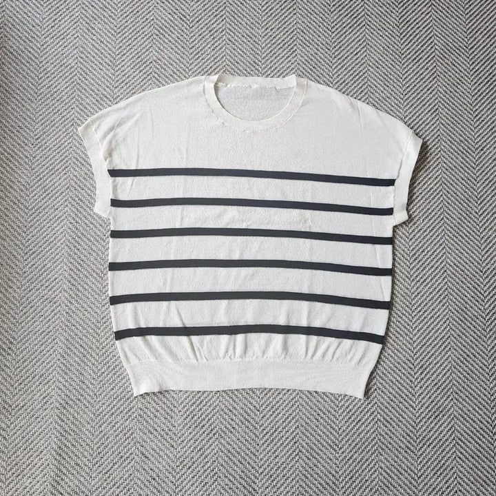 [BUNJANG] S&amp;J Co. White Stripe Summer Knit (Size 100) / 새상품) 화이트 스트라이프 썸머니트 100