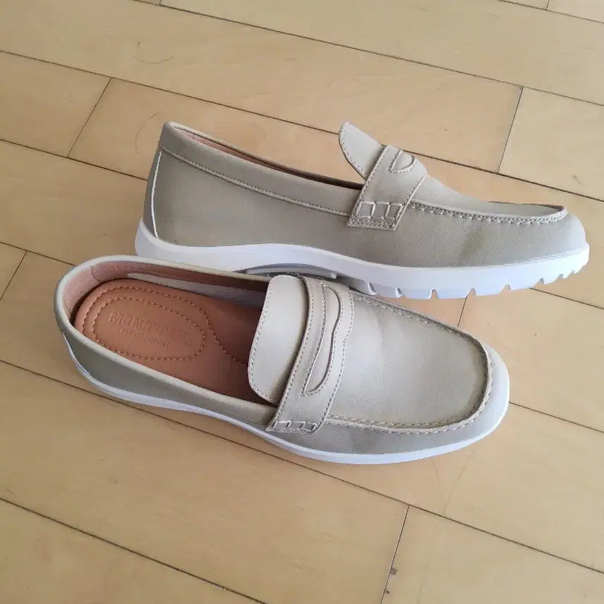 [SOLD OUT] 개발쌤플 키높이 5cm 마이크로 파이버 출퇴근여성 로퍼240미리