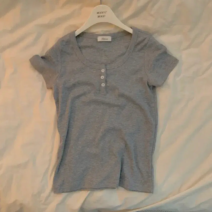 [SOLD OUT] 리본빛 ribbonbit fog button T-shirt 착용샷