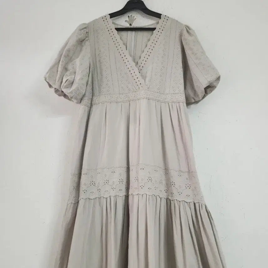 [BUNJANG] Ivory Punching Ruffle Long Dress / 아이보리 펀칭 캉캉롱 원피스55