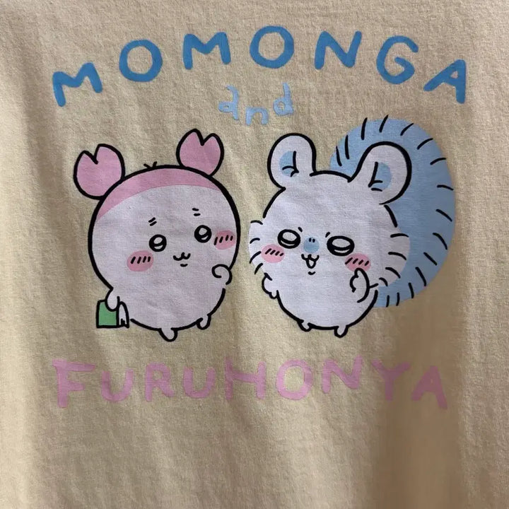 [BUNJANG] Chiikawa Momonga and Kani Short-Sleeve T-shirt / 치이카와 먼작귀 모몽가,카니 반팔 티셔츠