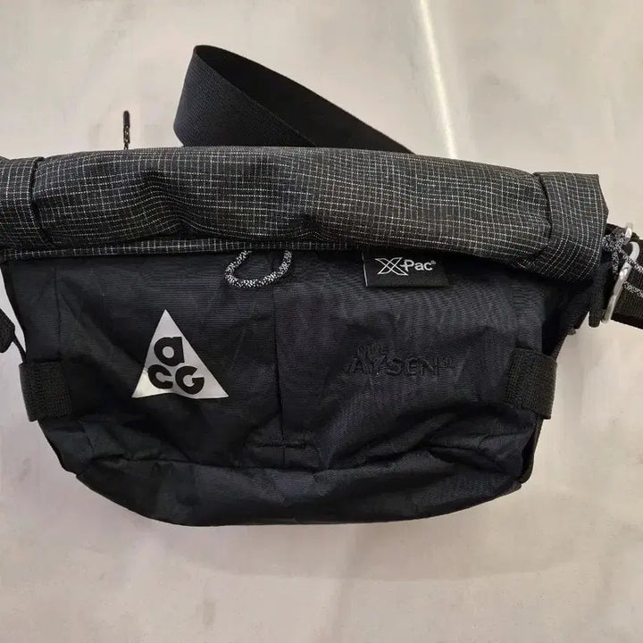 [SOLD OUT] 나이키 ACG 아이센 페니 팩 블랙 크로스백 판매