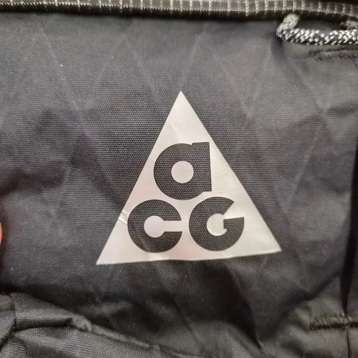 [SOLD OUT] 나이키 ACG 아이센 페니 팩 블랙 크로스백 판매