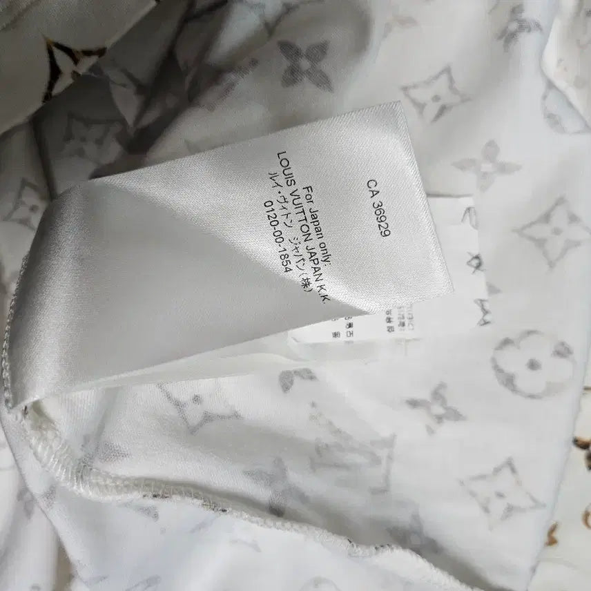 [SOLD OUT] 루이비통티셔츠XS