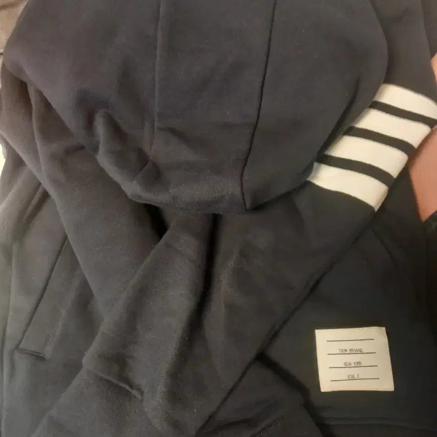 [BUNJANG] Thom Browne Navy Tri-Stripe Hoodie / 톰브라운 네이비 삼선 후드집업 3