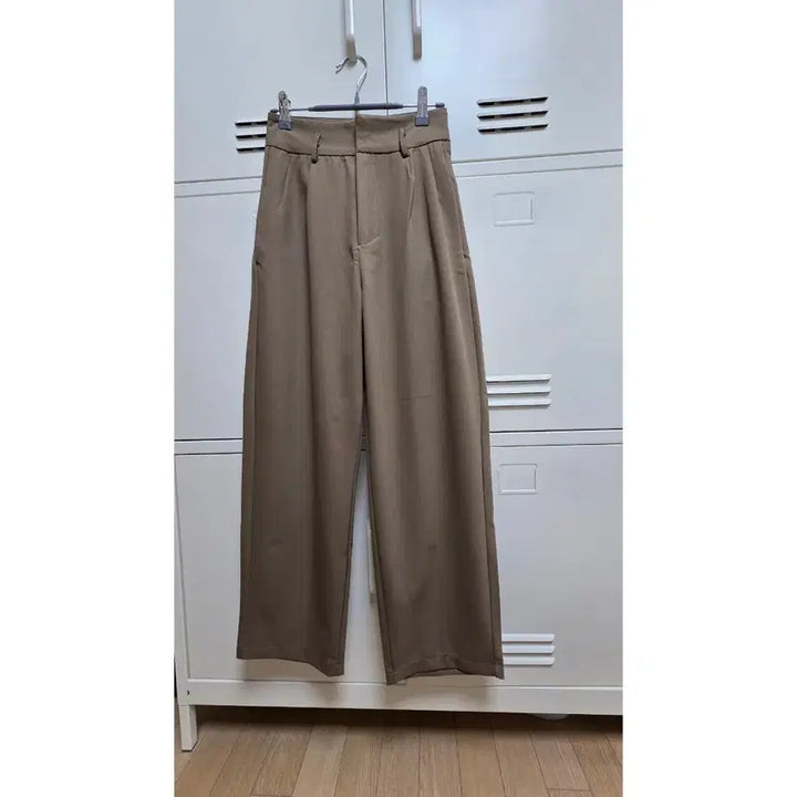 [BUNJANG] Pintuck Basic Slacks - Light Beige, Size S / 핀턱 베이직 슬랙스 - 진베이지,S