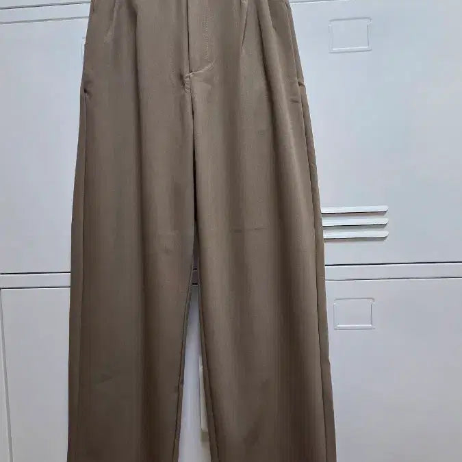 [BUNJANG] Pintuck Basic Slacks - Light Beige, Size S / 핀턱 베이직 슬랙스 - 진베이지,S