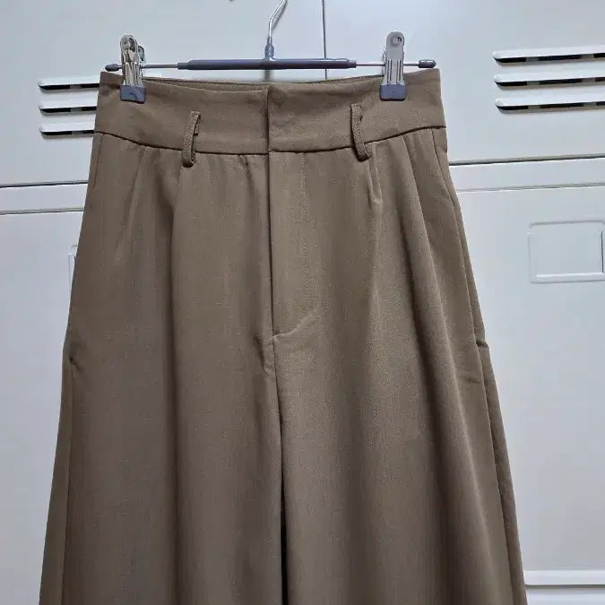 [BUNJANG] Pintuck Basic Slacks - Light Beige, Size S / 핀턱 베이직 슬랙스 - 진베이지,S