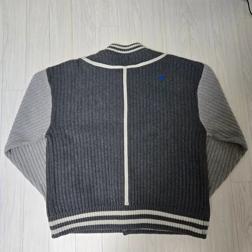 [SOLD OUT] 아더에러 톰브 가디건 그레이 a3