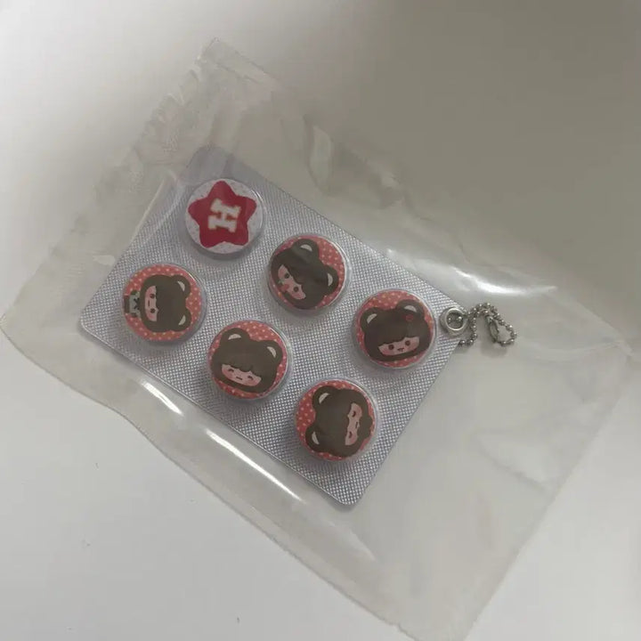 [BUNJANG] NCT Dream Haechan Pill Pin Button Badge Set / nct 다님 키링 엔시티 드림 알약 핀버튼 뱃지 세트 해찬 원가 양도