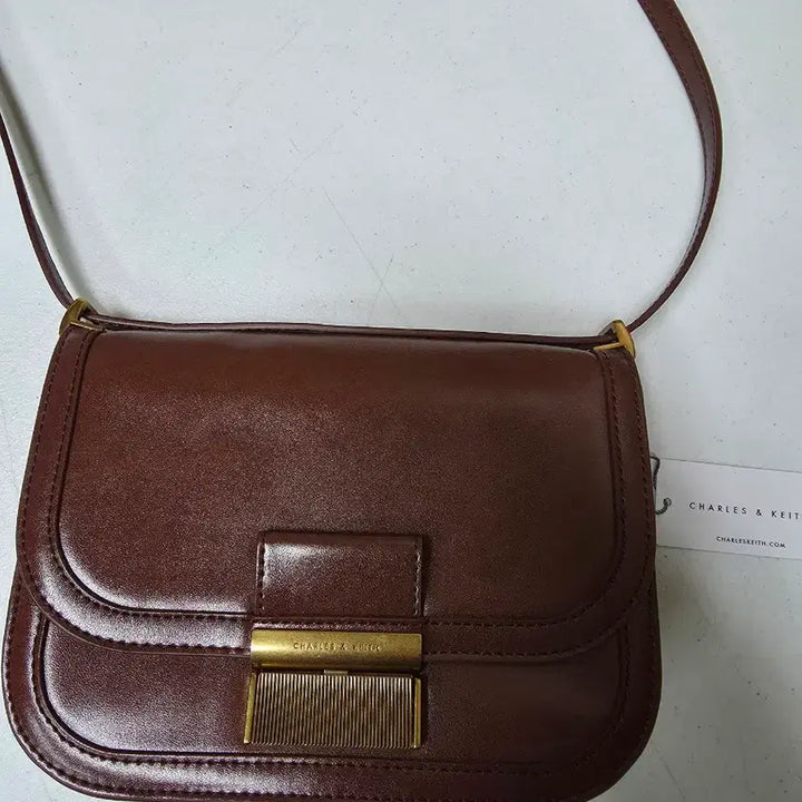 [SOLD OUT] 찰스앤키스 브라운 샬롯백