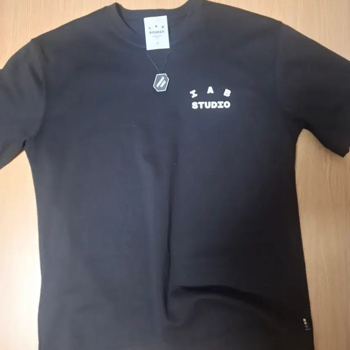 [BUNJANG] IAB Studio Black T-shirt M / 아이앱 스튜디오 블랙 반팔 티셔츠m