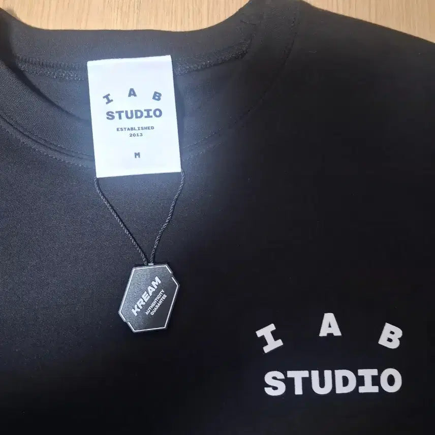 [BUNJANG] IAB Studio Black T-shirt M / 아이앱 스튜디오 블랙 반팔 티셔츠m
