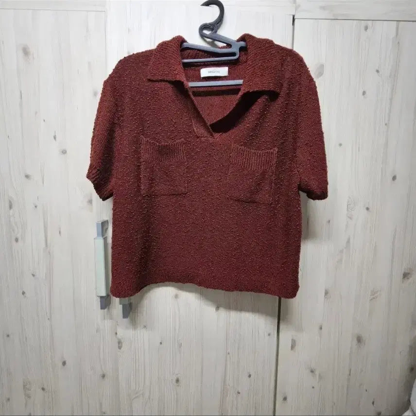 [BUNJANG] Breed Summer Collar Semi Crop Knit (Brick Wine) / 브리드 썸머 카라 세미 크롭 니트 (브릭 와인)