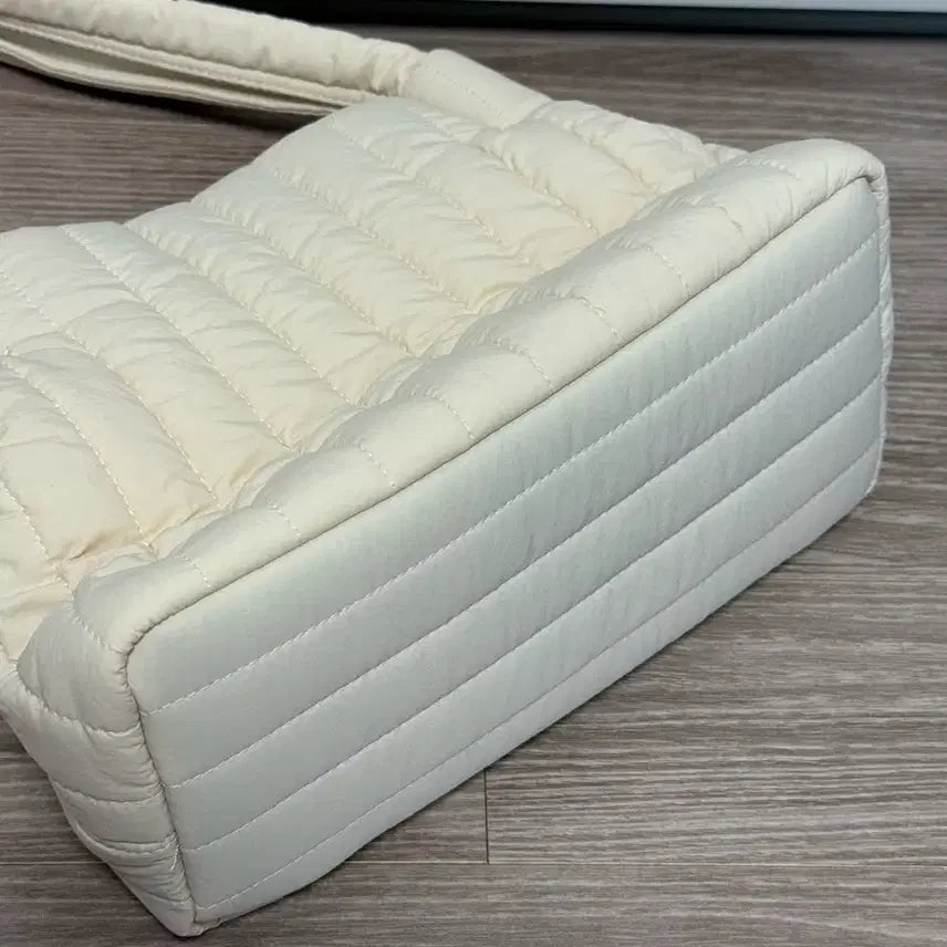 [BUNJANG] Ithinkso Puppy Mini Knit Padded Bag Cream / 아이띵소 퍼피 미니 니트 패딩백 크림