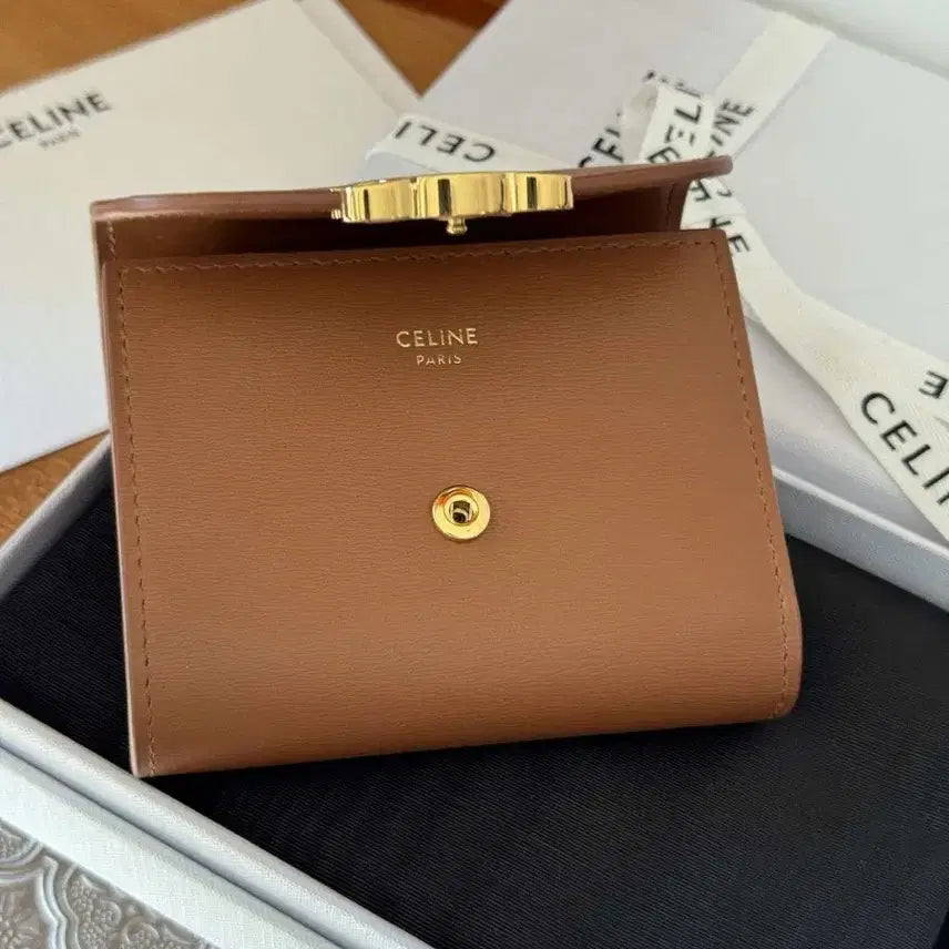 [BUNJANG] Celine Triomphe Compact Wallet Brown / 셀린 정품 트리오프 지갑 새상품 / 브라운 / 상태 최상
