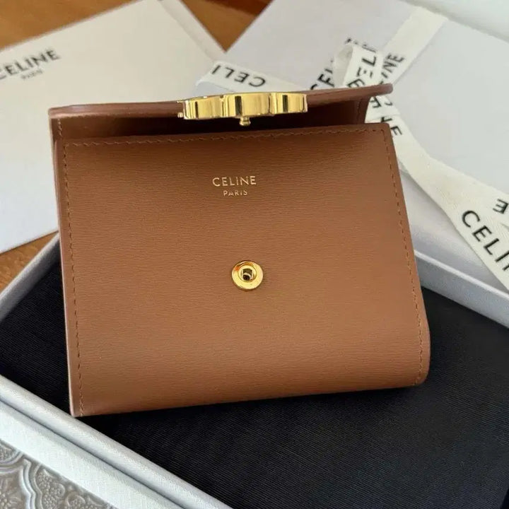 [BUNJANG] Celine Triomphe Compact Wallet Brown / 셀린 정품 트리오프 지갑 새상품 / 브라운 / 상태 최상