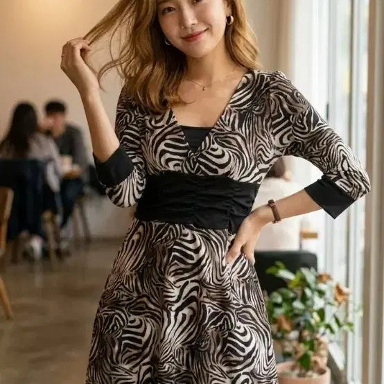 [BUNJANG] Leopard Print Sleeve Mini Dress / 호피패턴 슬리브 미니 원피스 55