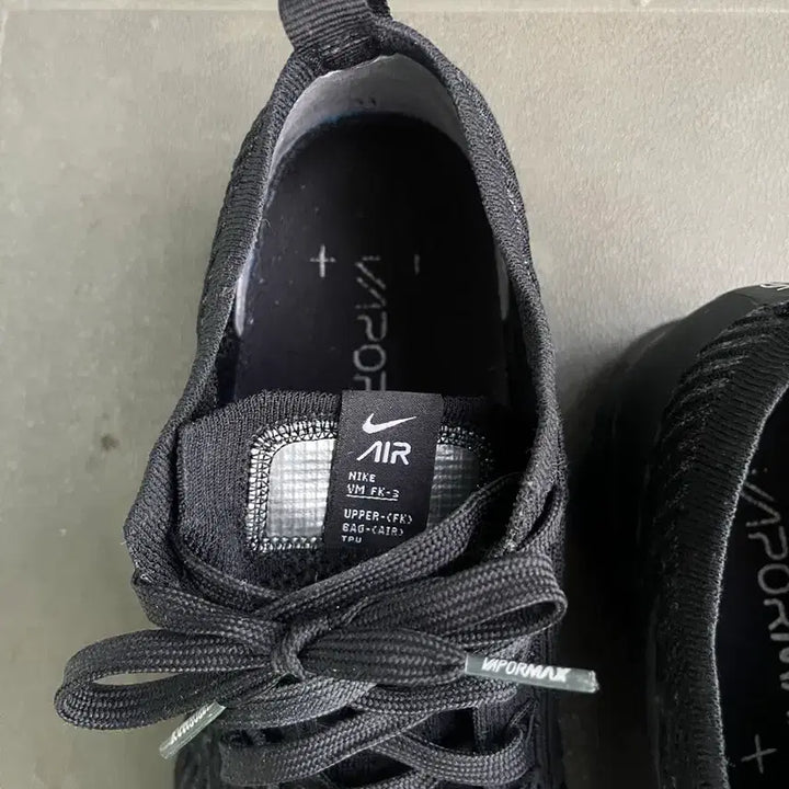 [SOLD OUT] 나이키에어 플라이니트3 270