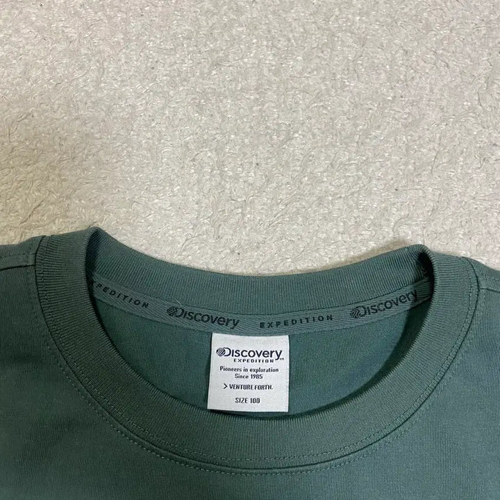 [SOLD OUT] 디스커버리 익스페디션 로고 긴팔 티셔츠 100