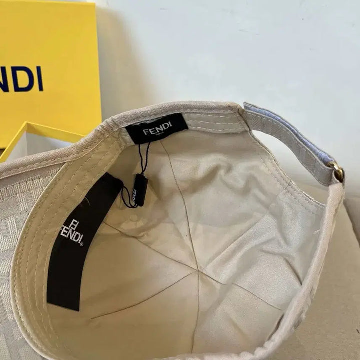 [SOLD OUT] 펜디 모자