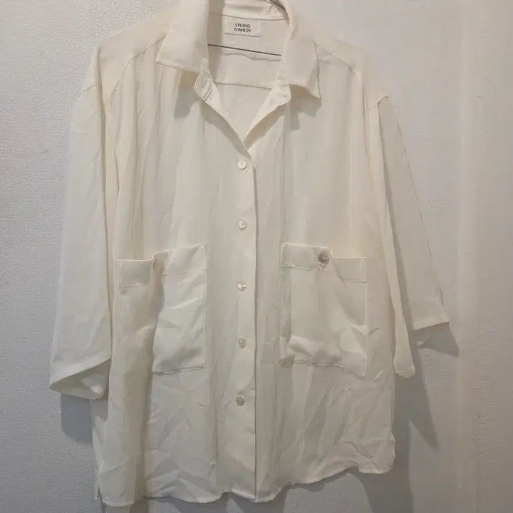 [SOLD OUT] 스튜디오 톰보이 루즈핏 흰색 반팔 셔츠