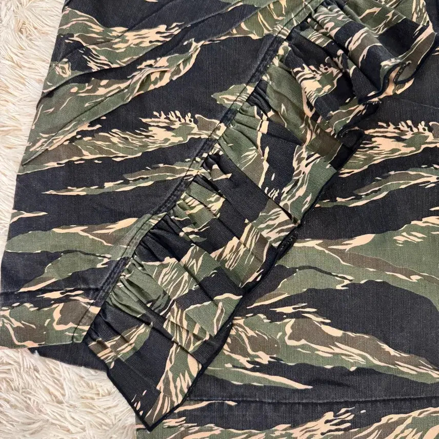 [BUNJANG] N21 Camo Asymmetrical Ruffle Wrap Mini Skirt / N21 카모 언발란스 러플 랩 미니 스커트 (정품) 38
