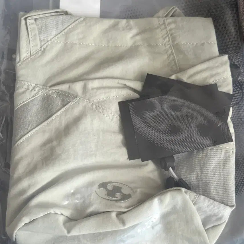 [BUNJANG] Sansan Gear Crossbody Bag Warm Gray 24SS / 산산기어 크로스백 웜그레이 24ss