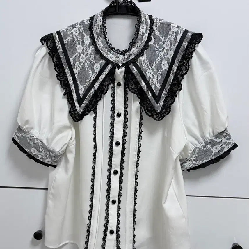 [SOLD OUT] 디마럽 디어마이러브 로지타 시허니 지뢰계 반팔 블라우스 판매
