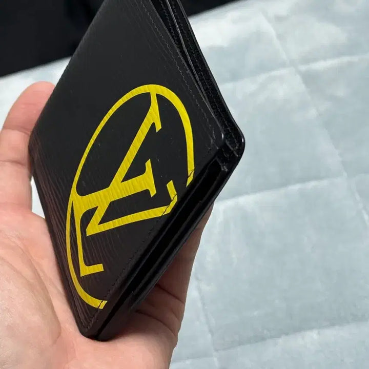[BUNJANG] Louis Vuitton Circle Logo Bi-fold Wallet / 루이비통 서클 로고 반지갑