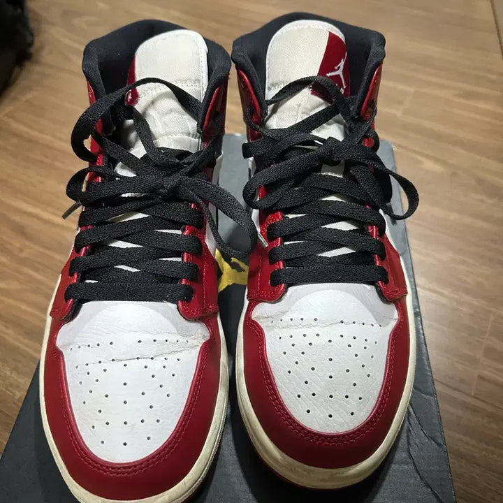 [BUNJANG] Nike Jordan 1 Mid Chicago 2020 Sneakers / 조던 1 미드 시카고 2020