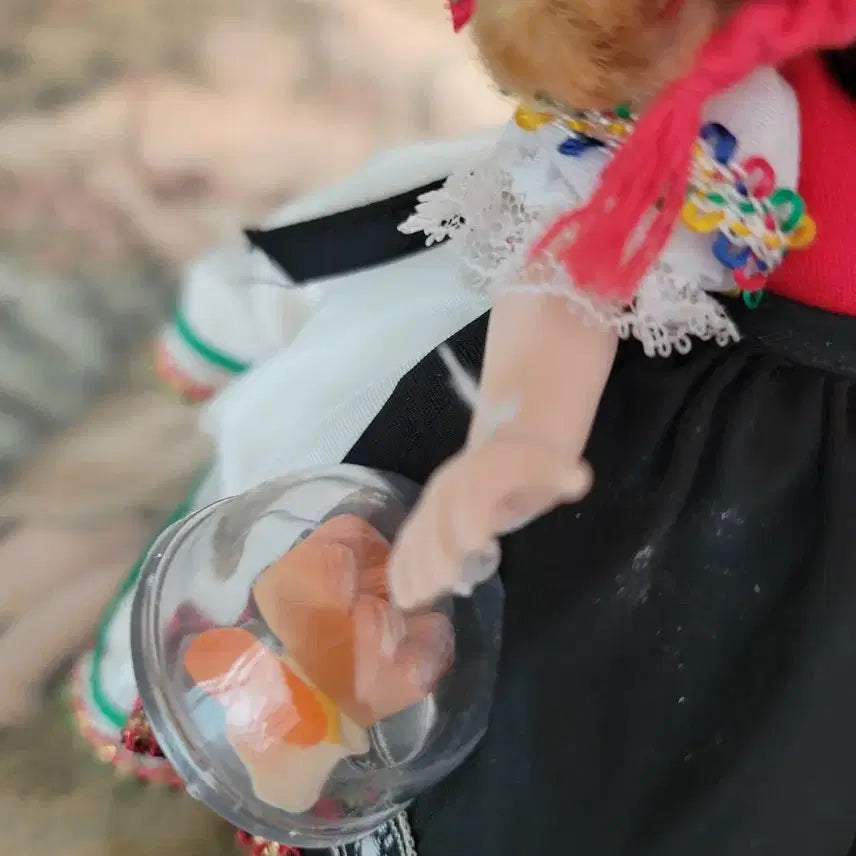 [BUNJANG] Madame Alexander Poland Traditional Costume Doll / 마담알렉산더 인터내셔널 폴란드