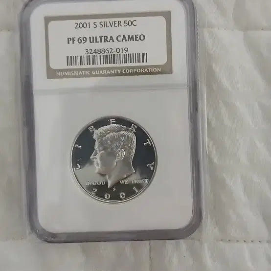 [BUNJANG] 2001 S Kennedy Half Dollar Silver Coin PF69 Ultra Cameo / 2001 S 케네디 하프 은화 PF69 울트라 카메오