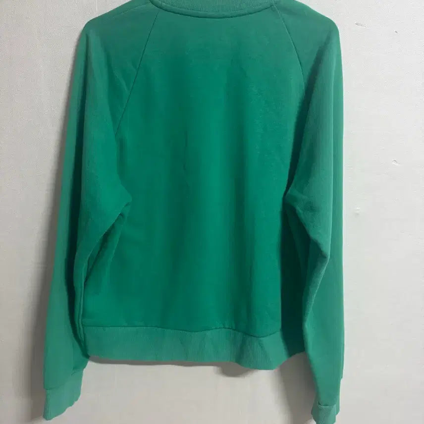 [SOLD OUT] 럭키슈에뜨 자수 맨투맨 티셔츠