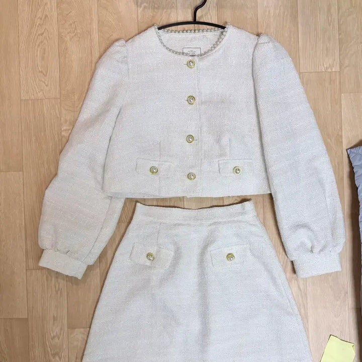 [SOLD OUT] 앙크루즈 트위드 긴팔 셋업 디마럽 로지타 시허니 양지뢰 판매