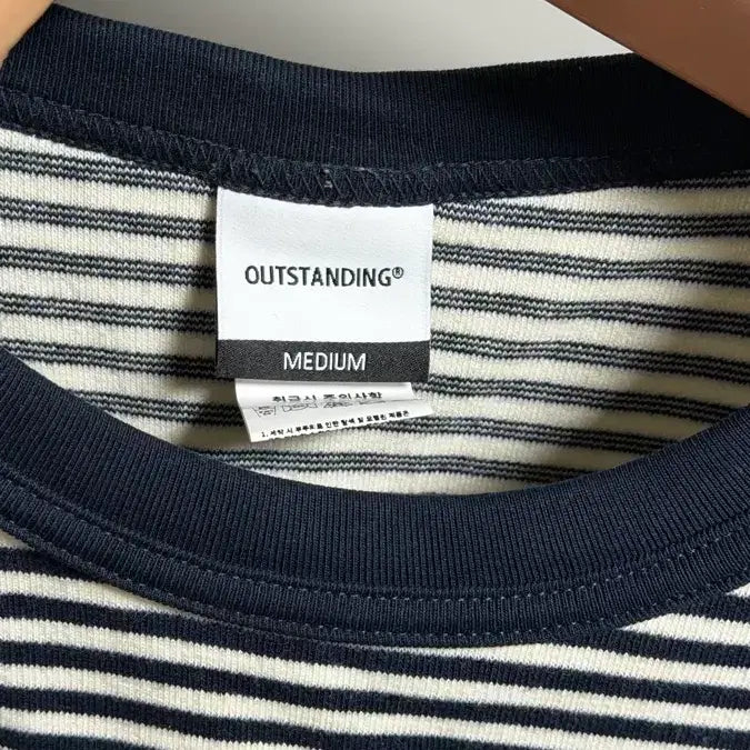 [BUNJANG] Outstanding Long Sleeve Knit Shirt (M) / 더현대구매 1회착용 아웃스탠딩 긴팔 니트 M