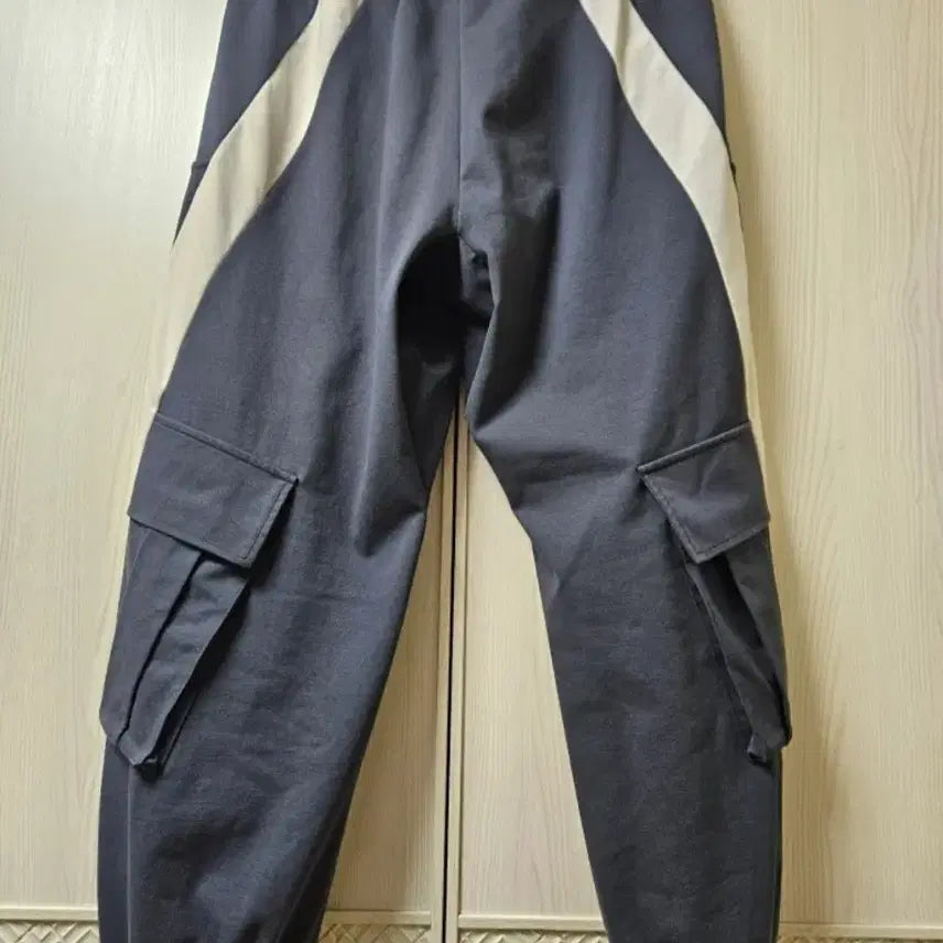 [BUNJANG] Value Color-Block Cargo Banding Pants Grey L / 가치 사선 배색 카고 밴딩 팬츠 그레이 L