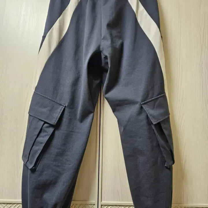 [BUNJANG] Value Color-Block Cargo Banding Pants Grey L / 가치 사선 배색 카고 밴딩 팬츠 그레이 L