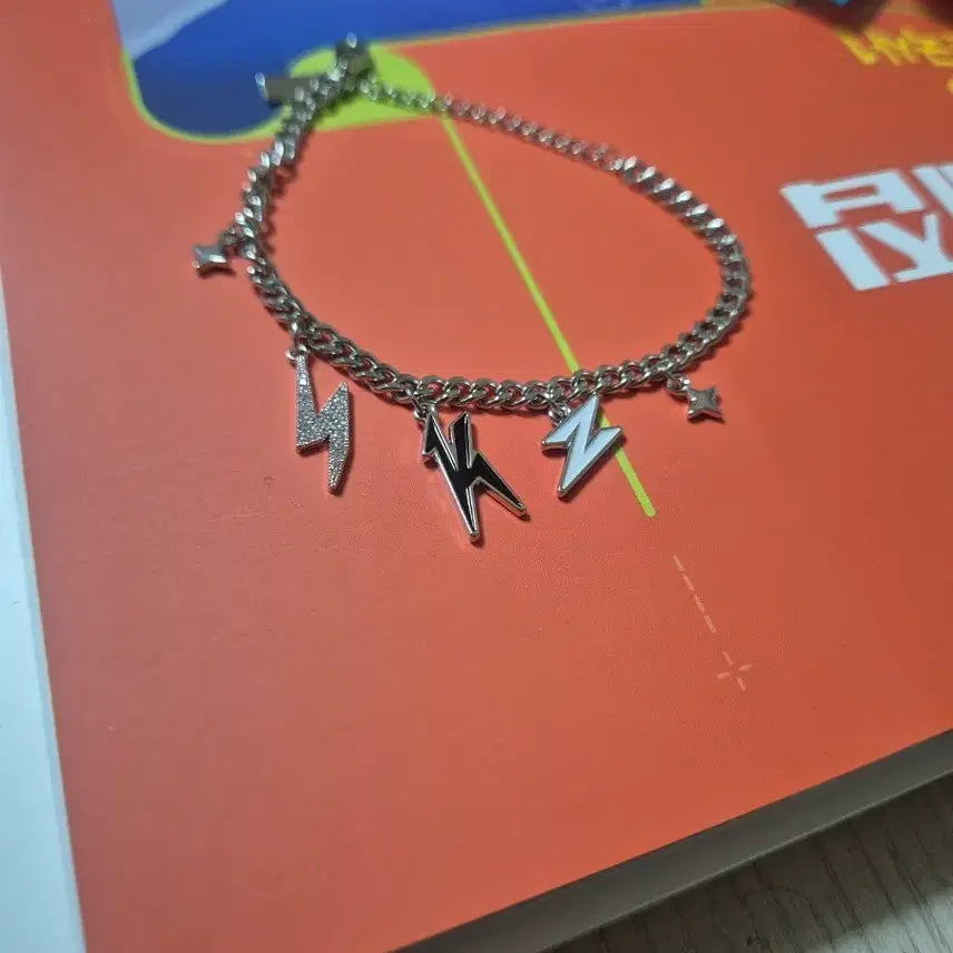 [BUNJANG] Stray Kids Bracelet / 스트레이키즈 팔찌 판매