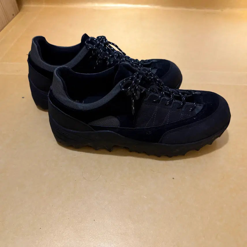 [BUNJANG] Josepht Vibram BRITO Black Sneakers / [280] 조셉트 비브람 BRITO BLACK