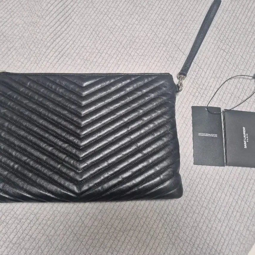 [BUNJANG] Saint Laurent Black Leather Clutch Bag Medium / 생로랑 블랙 레더 클러치 백 미디움
