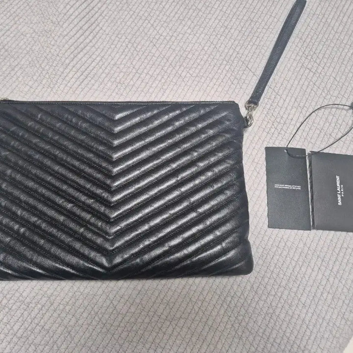 [BUNJANG] Saint Laurent Black Leather Clutch Bag Medium / 생로랑 블랙 레더 클러치 백 미디움