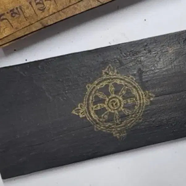 [SOLD OUT] 금동불 감입 목제 경판 및 티베트어 필사 본생경 불경 불교 골동품 수집품